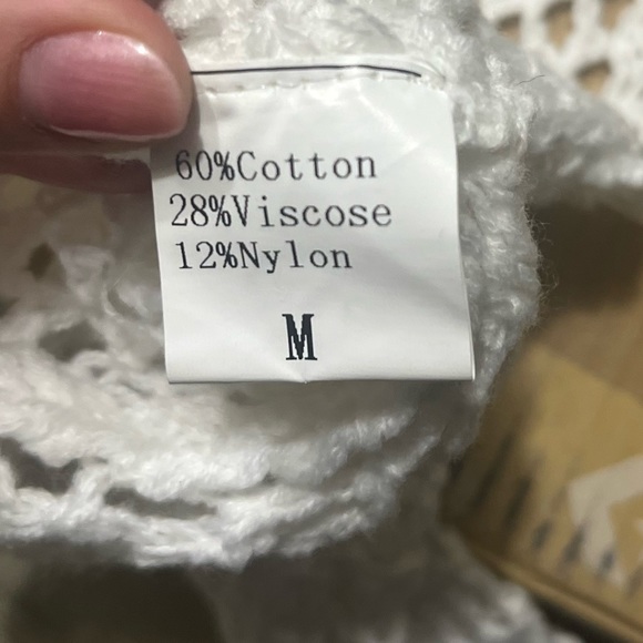 White trendy net top - Picture 2 of 3